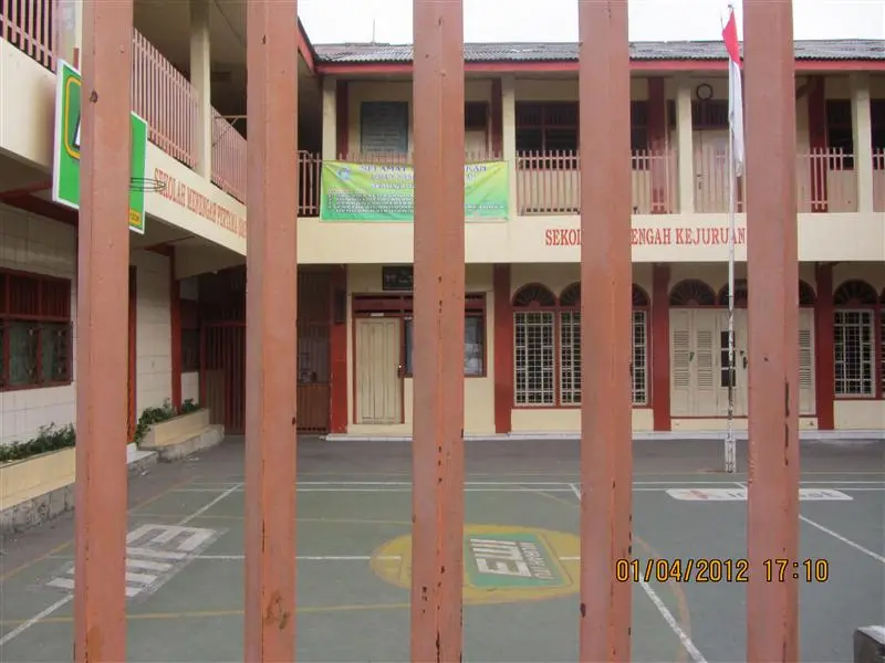 SMP AR RAUDHAH