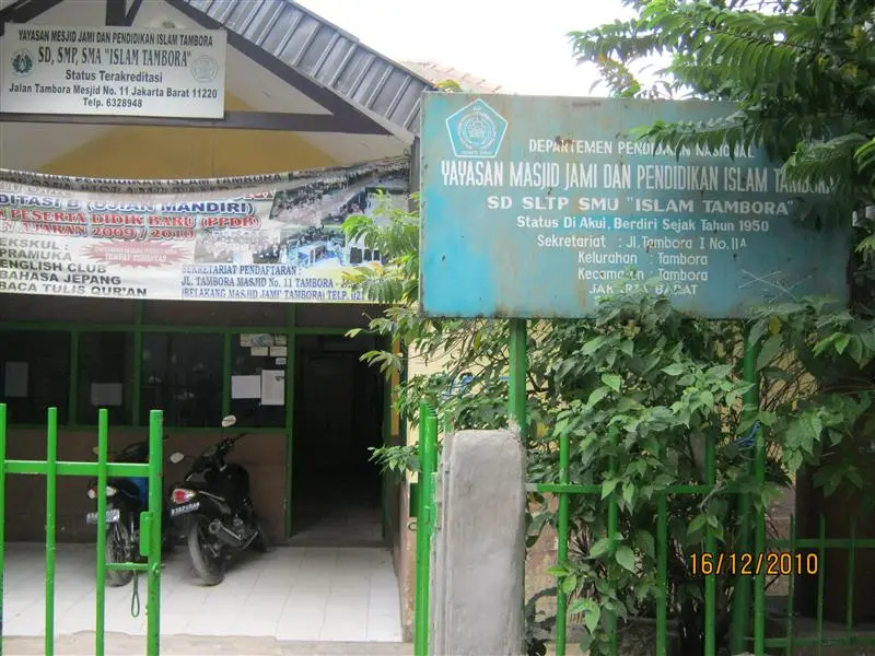 SMAS ISLAM TAMBORA