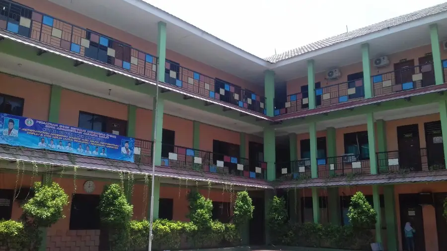 SMP Al Qomar