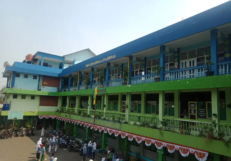 SMP ASSYAIRIYAH ATTAHIRIYAH