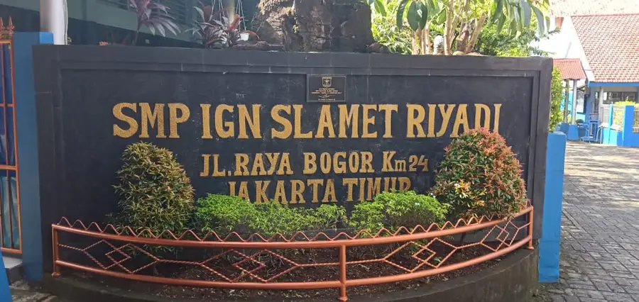 SMP IGNATIUS SLAMET RIYADI