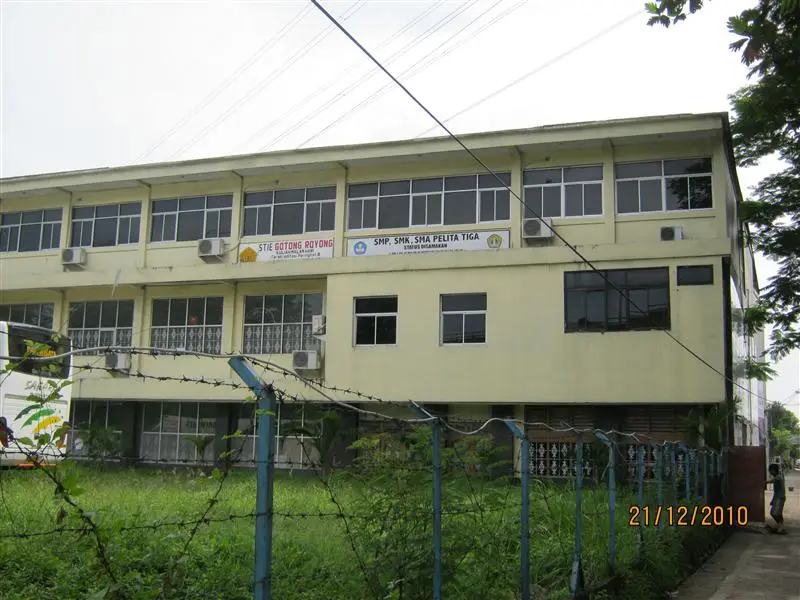 SMP Pelita Tiga No. 1