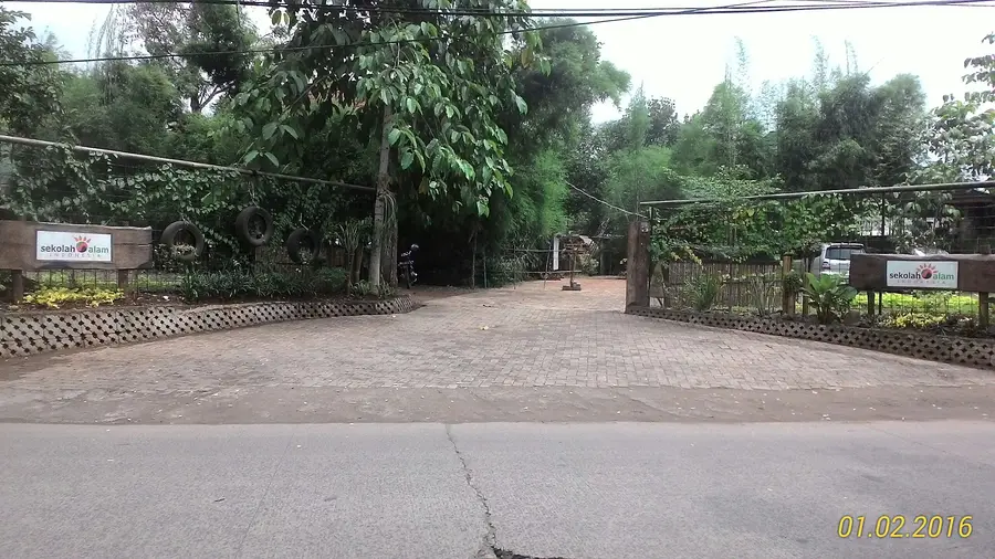 SEKOLAH ALAM INDONESIA CABANG MERUYUNG