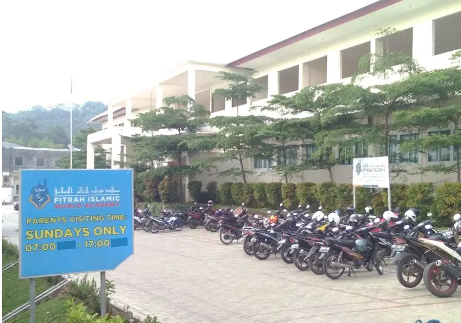 SMA FITRAH ISLAMIC WORLD ACADEMY