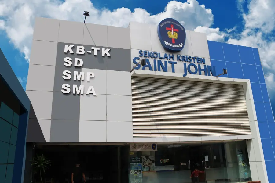SMA Kristen Saint John