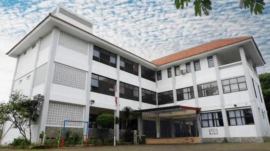 SDI TEBUIRENG ABDUL WAHID HASYIM